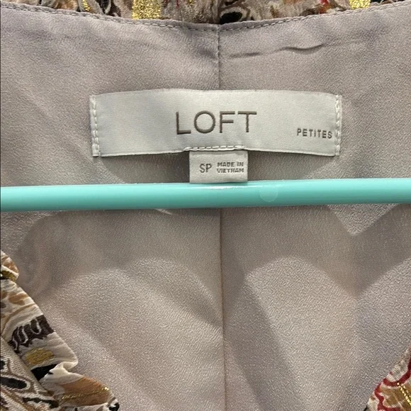 Elegant Paisley Dress in Gold and Brown - Picture 4 of 8